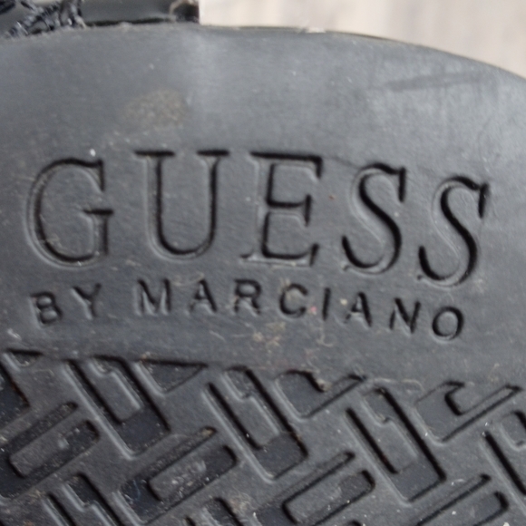 GUESS BY MARCIANO SHORT HEEL SLIP-ON - Picture 5 of 9